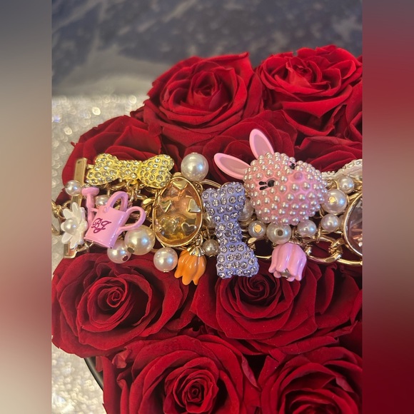 Betsey Johnson EASTER BRACELET Bunny Egg Faux Pearl Rhinestone Gold Tone - Picture 2 of 6